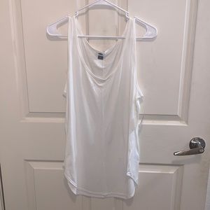 BASIC WHITE TANK TOP